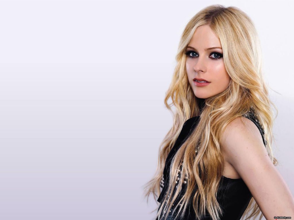 Avril-Lavigne-gangster-girl-30638851-1600-1200
