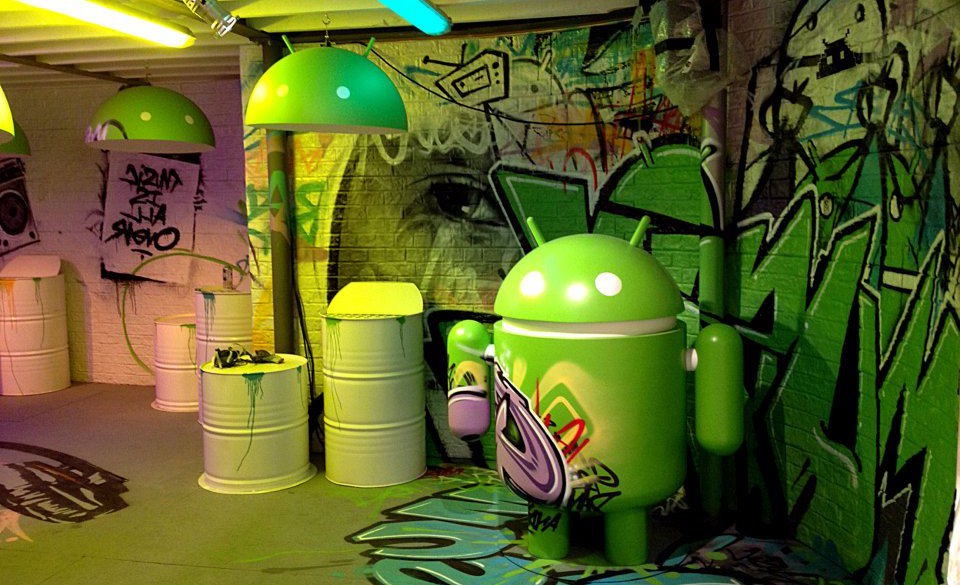 google-graffiti-art-mural-android-mwc-2