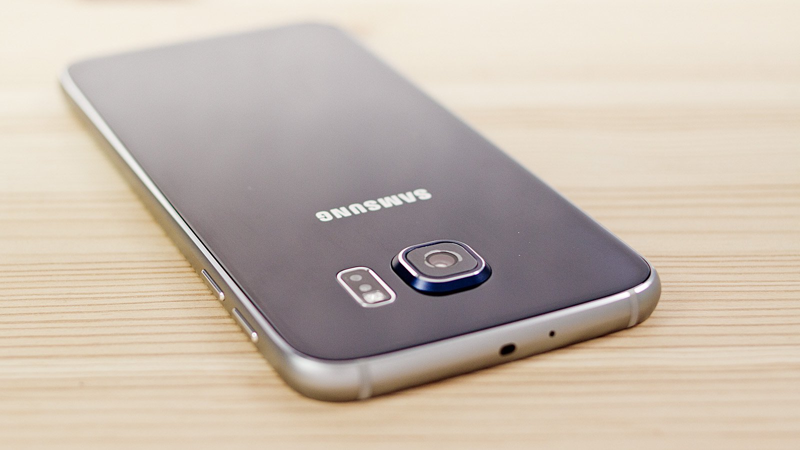 Fix Samsung Galaxy S6 Keeps On Crashing Issue